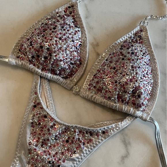 Silver and rose competition bikini - Picture 1 of 5